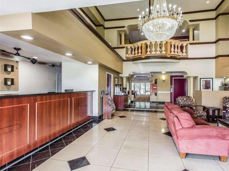 Comfort Suites Бейкерсфілд Екстер'єр фото