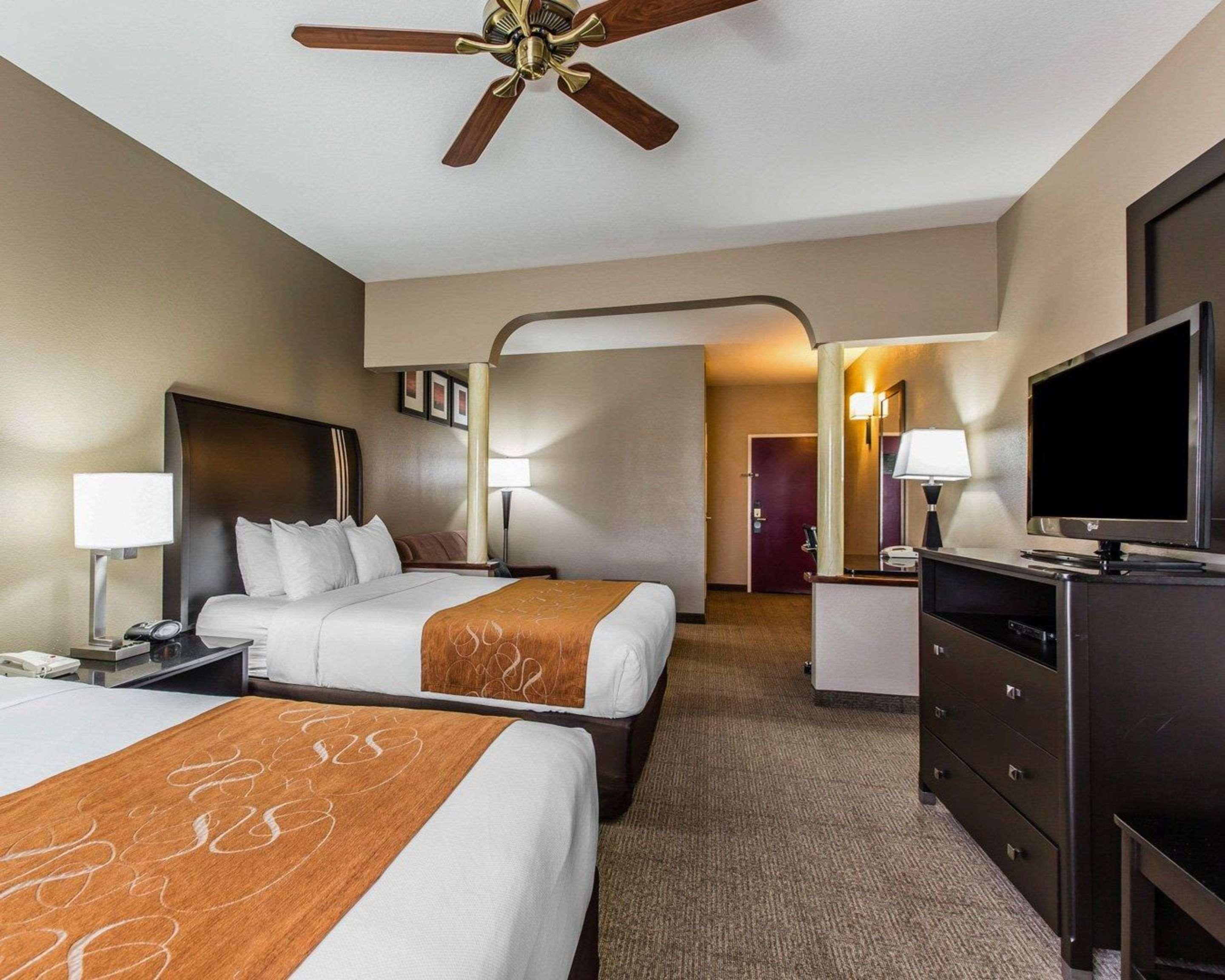 Comfort Suites Бейкерсфілд Екстер'єр фото
