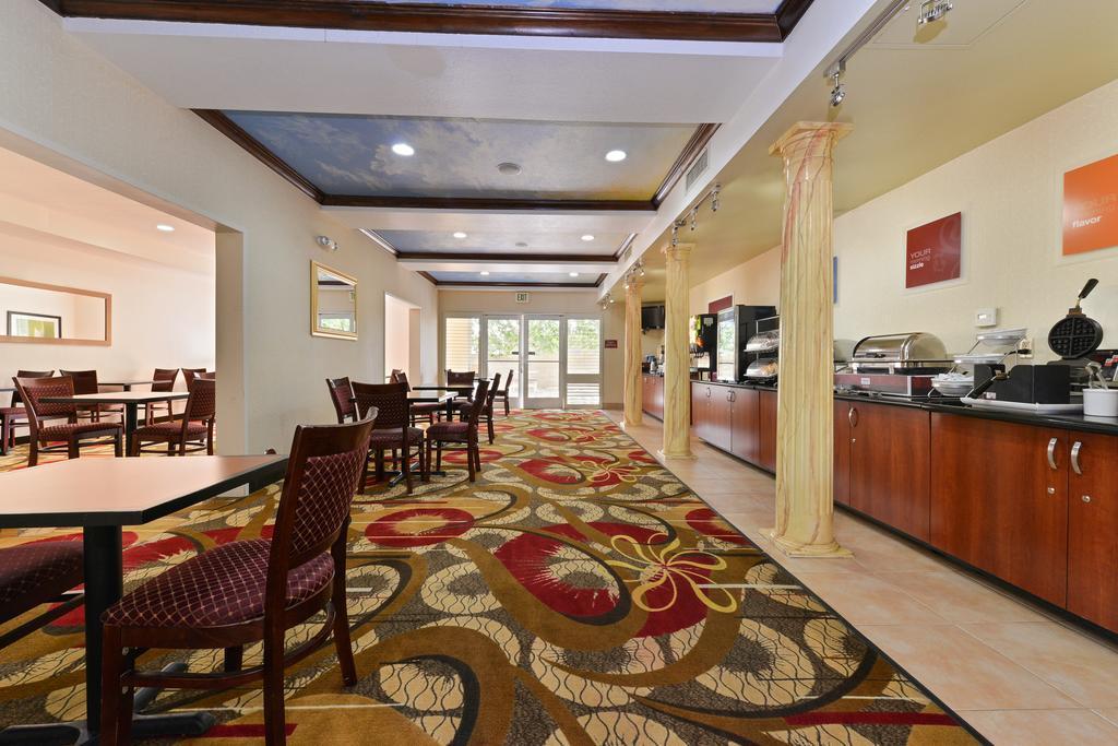 Comfort Suites Бейкерсфілд Екстер'єр фото