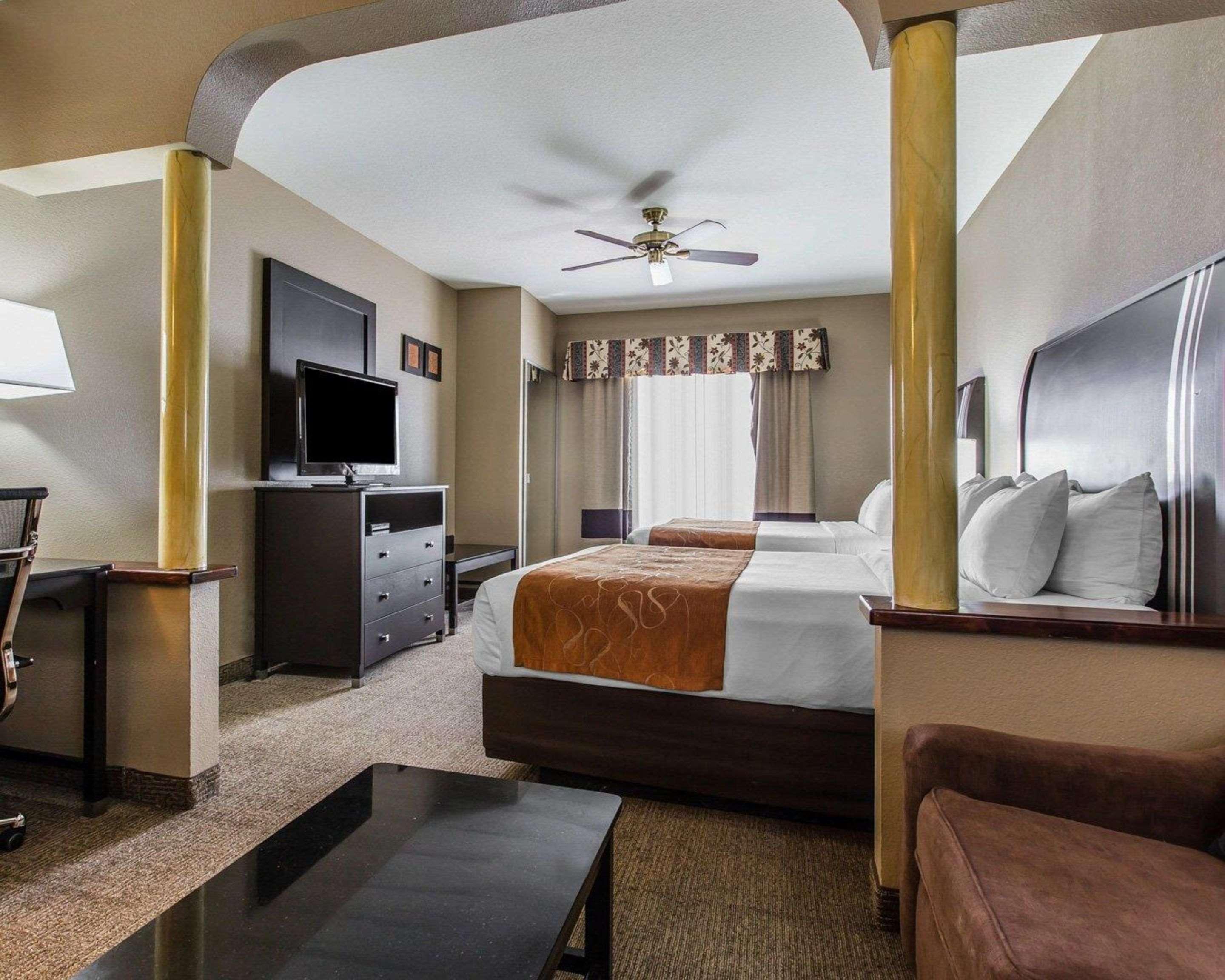Comfort Suites Бейкерсфілд Екстер'єр фото