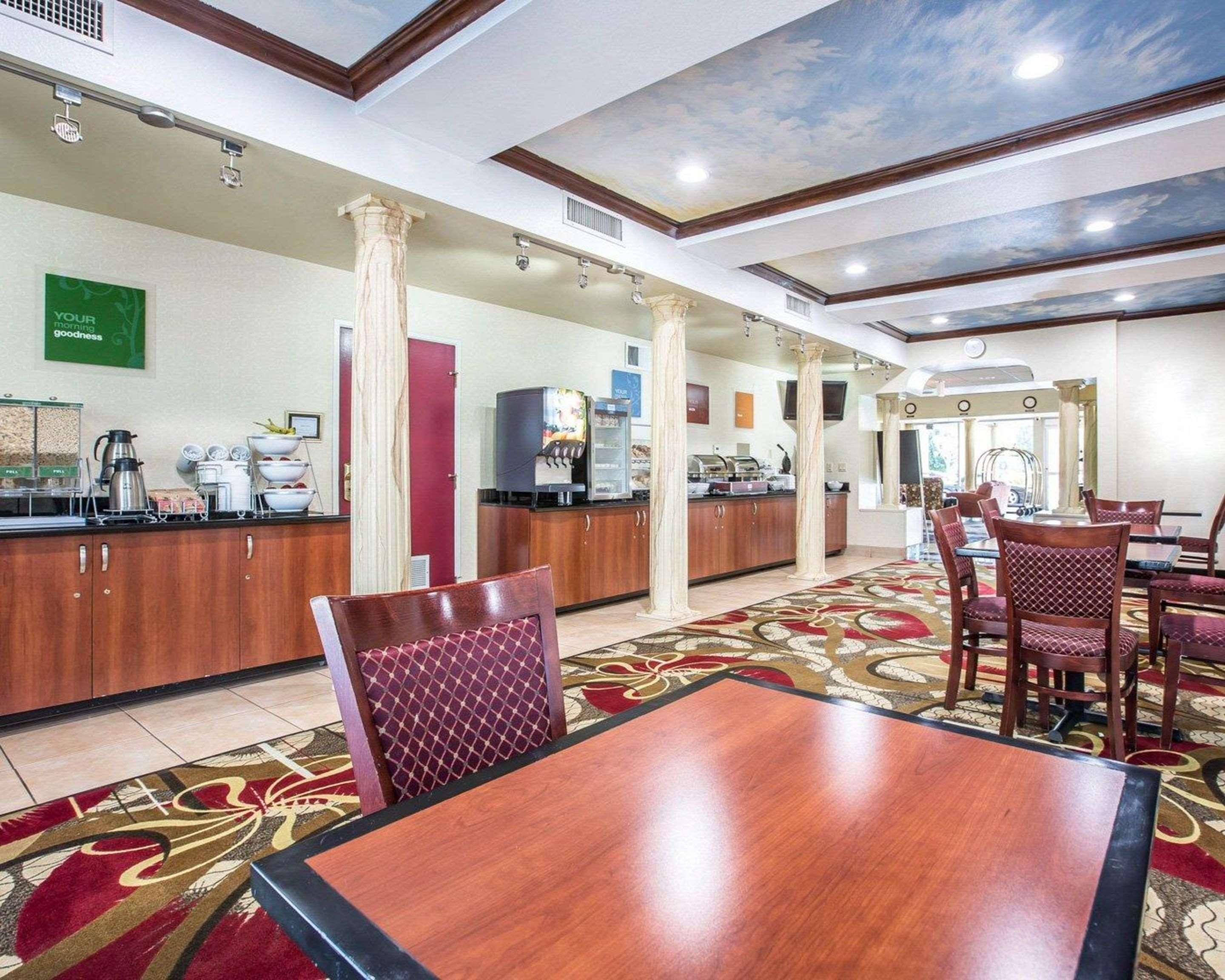 Comfort Suites Бейкерсфілд Екстер'єр фото