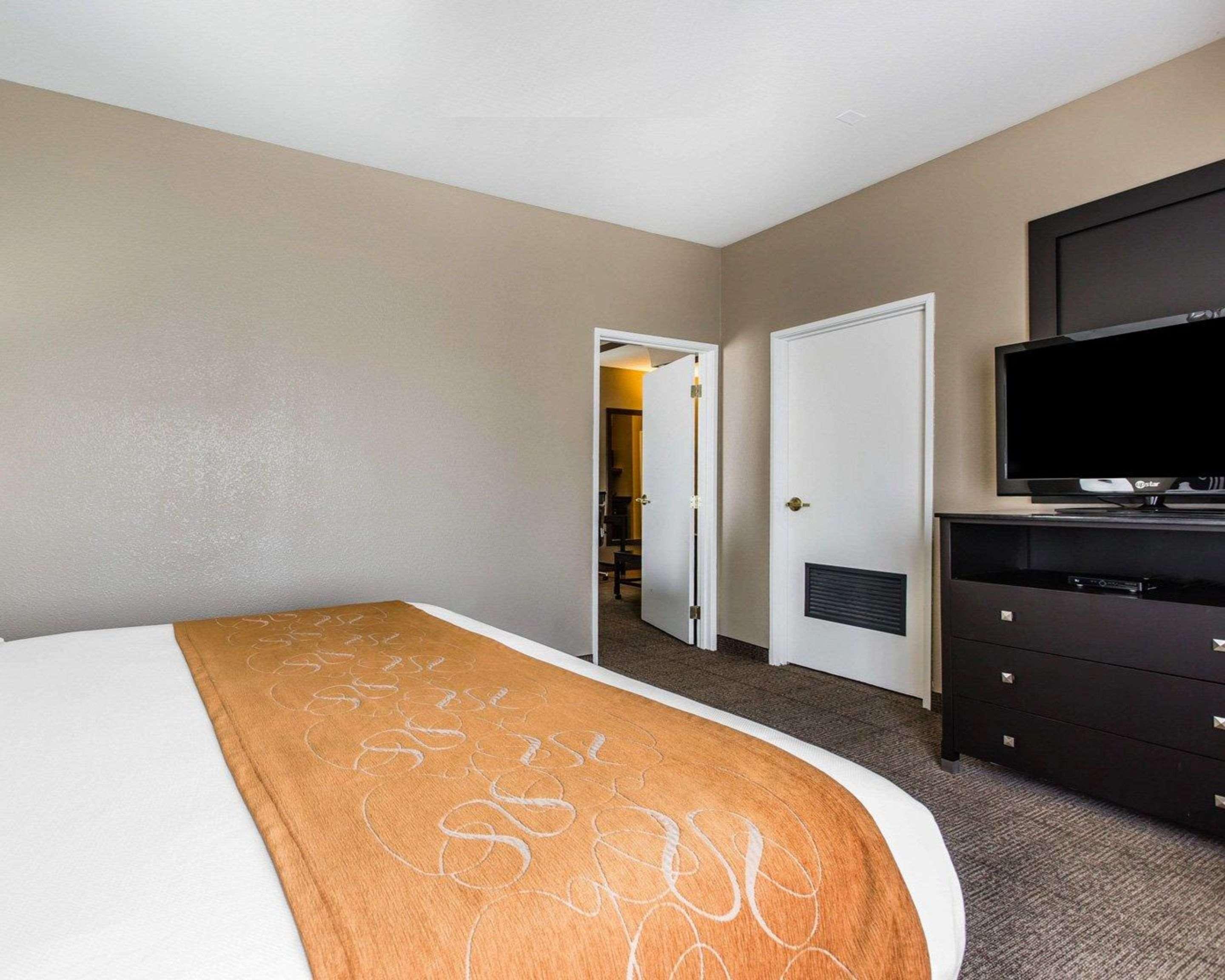 Comfort Suites Бейкерсфілд Екстер'єр фото