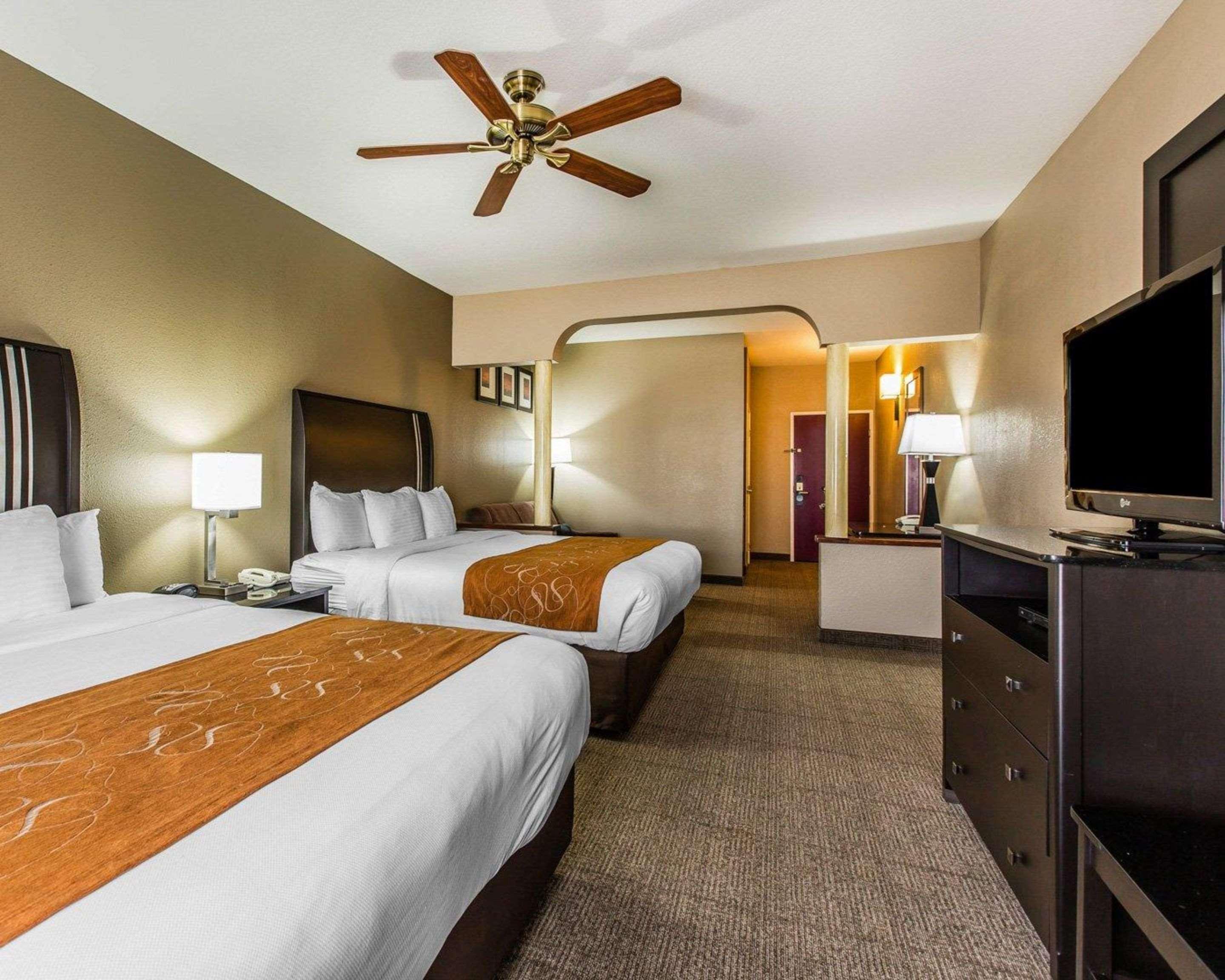 Comfort Suites Бейкерсфілд Екстер'єр фото