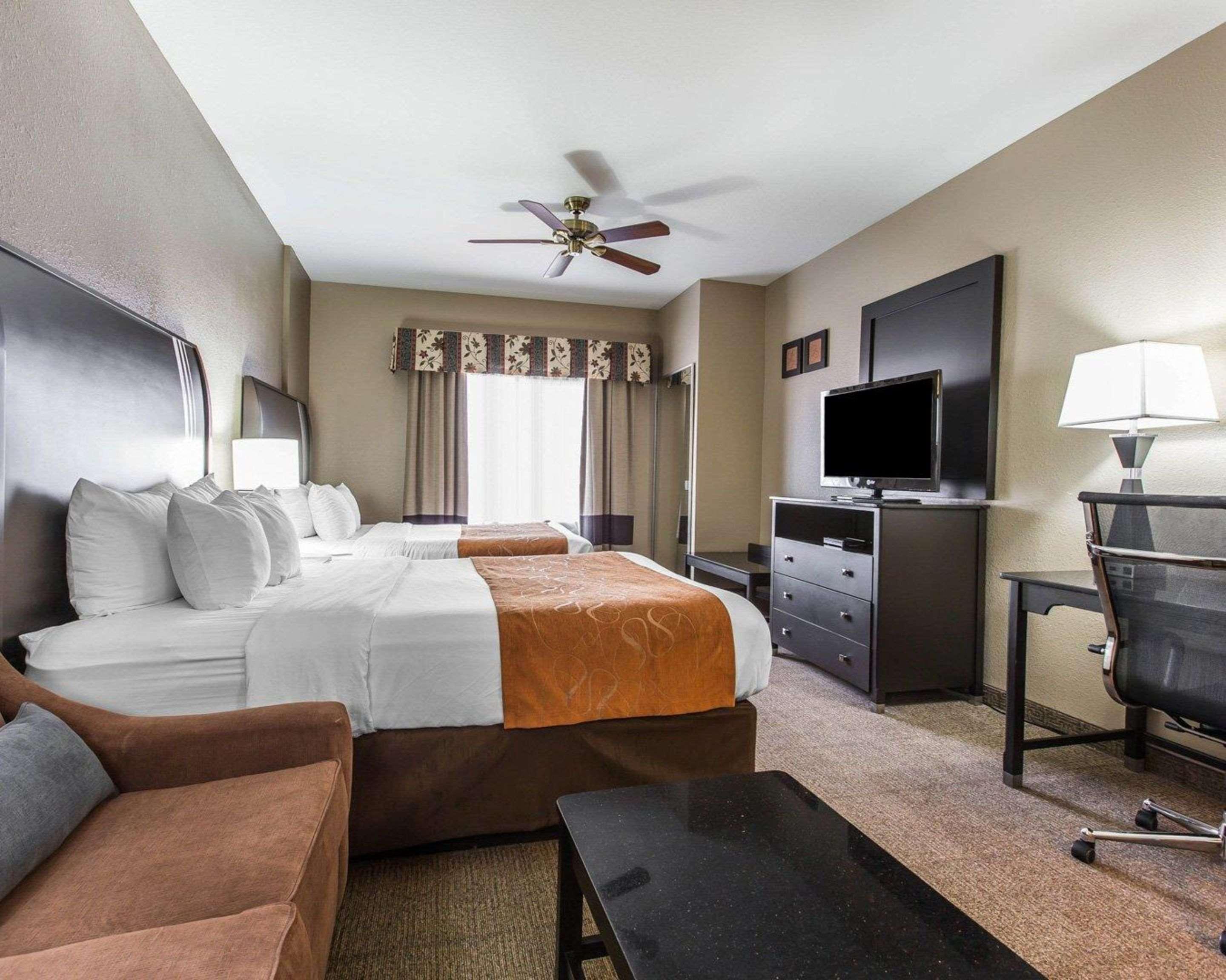 Comfort Suites Бейкерсфілд Екстер'єр фото
