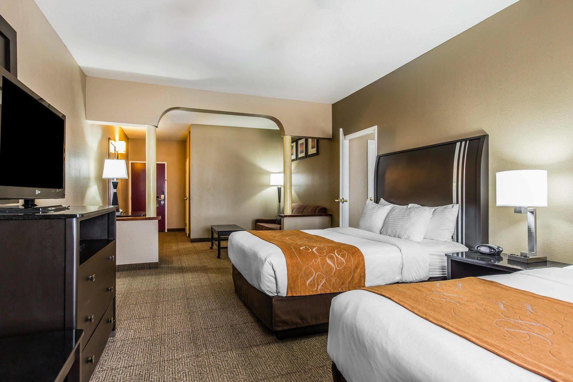 Comfort Suites Бейкерсфілд Екстер'єр фото
